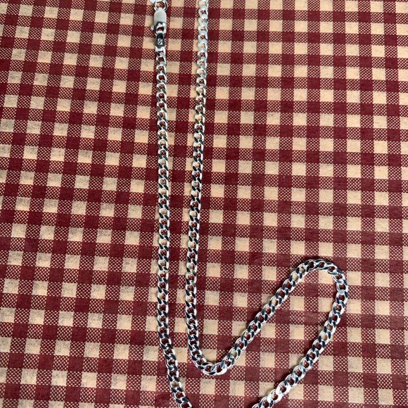 NEW 7.5 grams 18" Italian Curb Chain Necklace in Sterling Silver - Picture 5 of 5